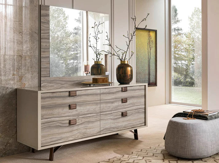 Pearly bedroom